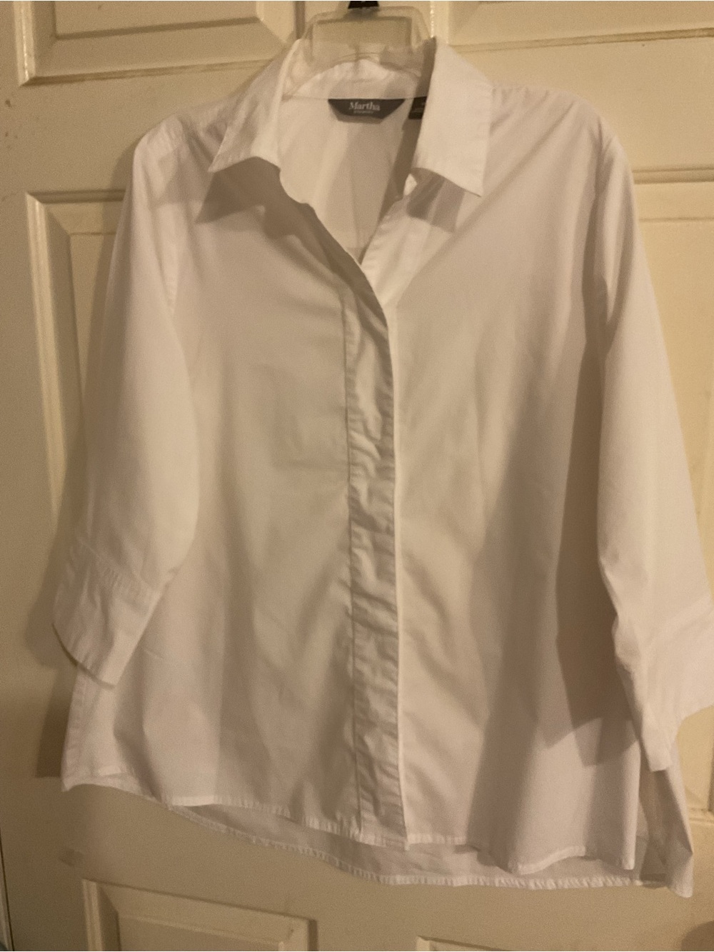 Martha Stewart Sz.M. White Button-Up Shirt Hidden buttons